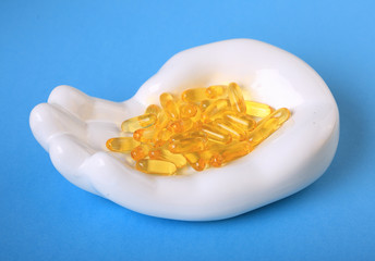 China hand hold omega 3 pills