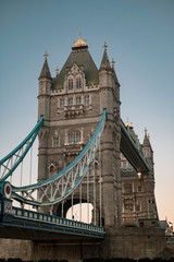 Fototapeta na wymiar tower bridge in london at nightfall