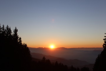 Coucher de soleil en montagne
