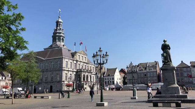 Maastricht, Rathaus und Marktplatz 