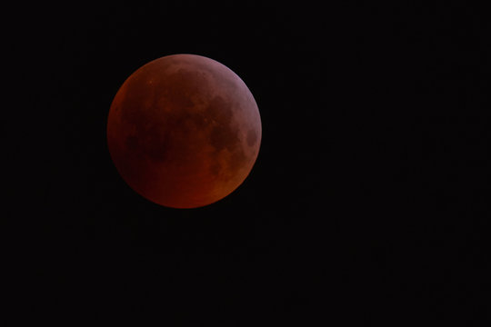 Blood Moon - This is a picture of the moon during the Lunar Eclipse on January 21, 2019 seen from Germany.