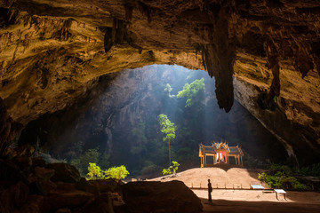 Thaïlande., province de Prachuap Khiri Khan, le Pavillon Royal dans la grotte de Phraya Nakhon au sein du  parc national de Khao Sam Roi Yot.