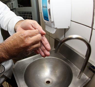 Procedimento Correto de lavar as M&atilde;os Evitando Contamina&ccedil;&atilde;o