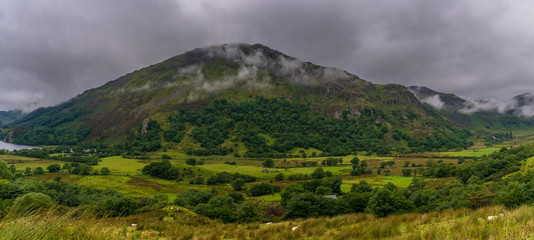 Obraz premium Snowdonia Gloom landscape