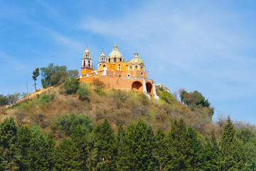 Church of Our Lady of Remedies on top of the the Great Pyramid of Cholula.
 - obrazy, fototapety, plakaty