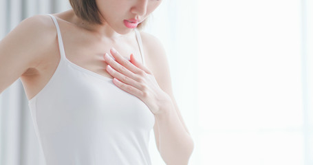 woman suffer from heart attack