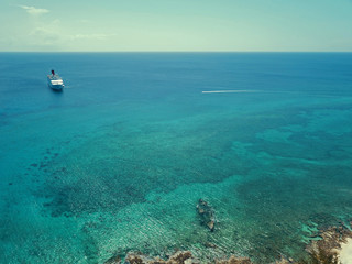 Fototapeta premium ケイマン諸島のジョージタウンの海景