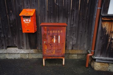 古い郵便ポスト