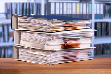 Bürokratie: Aktenberge