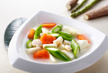 Delicious Chinese cuisine, Yam asparagus carrot soup