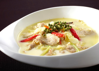 Delicious Chinese cuisine, Hot and sour beef