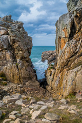Gouffre de Plougrescant, Côtes-d'Armor, Bretagne, France.