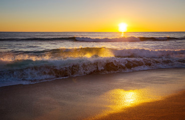 Fototapeta na wymiar Hawaiian beach at sunrise
