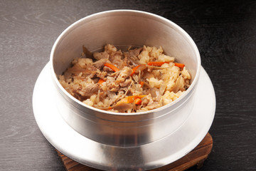 牛肉とごぼうの炊き込みご飯