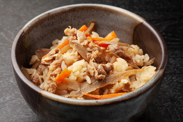 牛肉とごぼうの炊き込みご飯