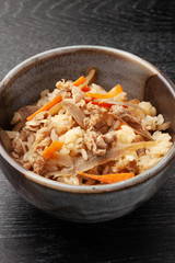 牛肉とごぼうの炊き込みご飯