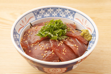 マグロの漬け丼