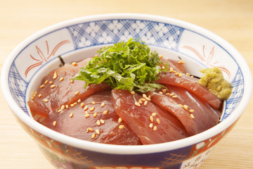 マグロの漬け丼