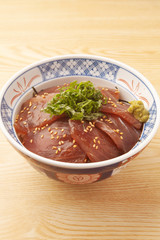 マグロの漬け丼
