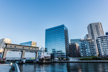 Obraz premium 早朝の高層マンション群 The sky at daybreak in Tokyo, Japan