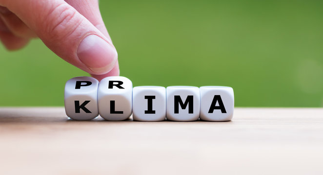 W&uuml;rfel bilden die Worte "Prima Klima"