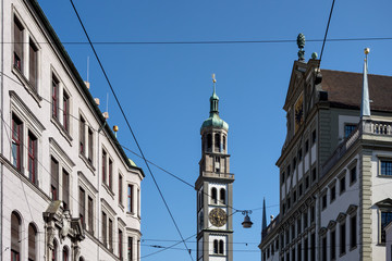 Fototapeta na wymiar Tower of St. Peter and townhall in Augsburg