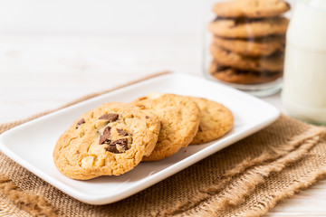 cookies with chocolate chips