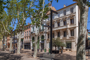 Fototapeta na wymiar Boulevard in Narbonne, France