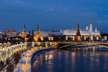 Fototapeta premium View of Moscow river and Kremlin embankment at the night from Patriarchal Bridge.