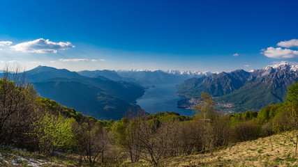 Obraz premium Lake Como and surrounding mountains as seen from hiking trail to Corni di Canzo