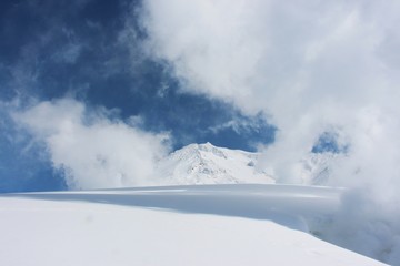 晴れた雪山　北海道（旭岳）