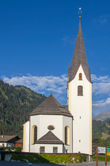 Fototapeta premium Pfarrkirche von Bichlbach