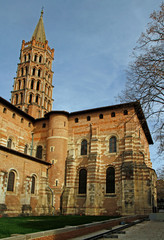 Fototapeta na wymiar the basilica of Saint Sernin in Toulouse