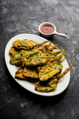 Crispy Palak/spinach Leaves pakoda or pakoda