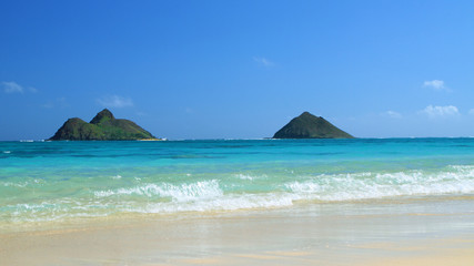 ラニカイビーチの波際