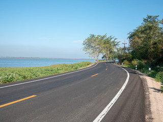 Obraz premium the road to in the wild