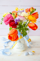 Froehliche Blumen im Fruehling