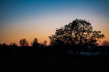 Fototapeta na wymiar Sonnenuntergang im Freien