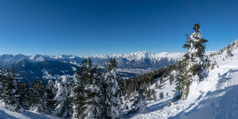 Schneeschuhwanderung mit Innsbruckblick