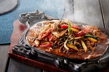 Chinese dishes, Stir fried beef with hot and sour sauce
