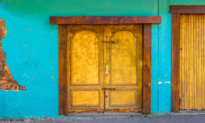 artisanal golden door of the Portuguese colonial era in the colonization of Brazil