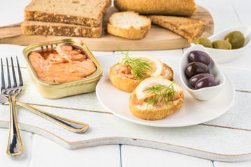 Varieties of fish sandwiches.