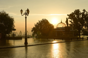 Naklejka premium Dawn on the boulevard in Odessa