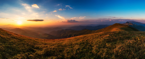 Fototapeta na wymiar Sunset in the mountain