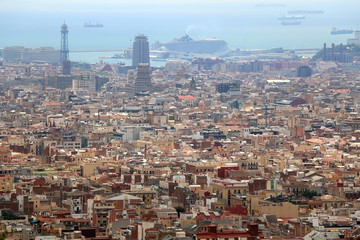 Naklejka premium Widok z lotu ptaka na Barcelonę z Parku Güell.