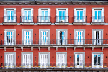 Fototapeta na wymiar facades of classic building in madrid spain