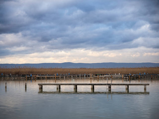 Obraz premium Bathing jetty on a lake in winter