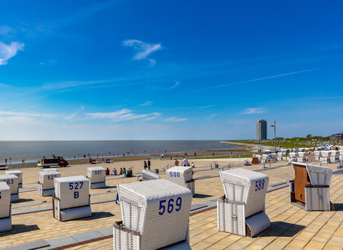 Strandk&ouml;rbe in B&uuml;sum an der Nordsee