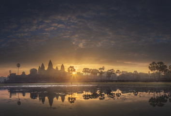 Fototapeta premium Sunrise view of ancient temple complex Angkor Wat Siem Reap, Cambodia