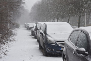 neige auto voiture route deneigement epandage sel circulation intemperie hiver gel verglas pneus